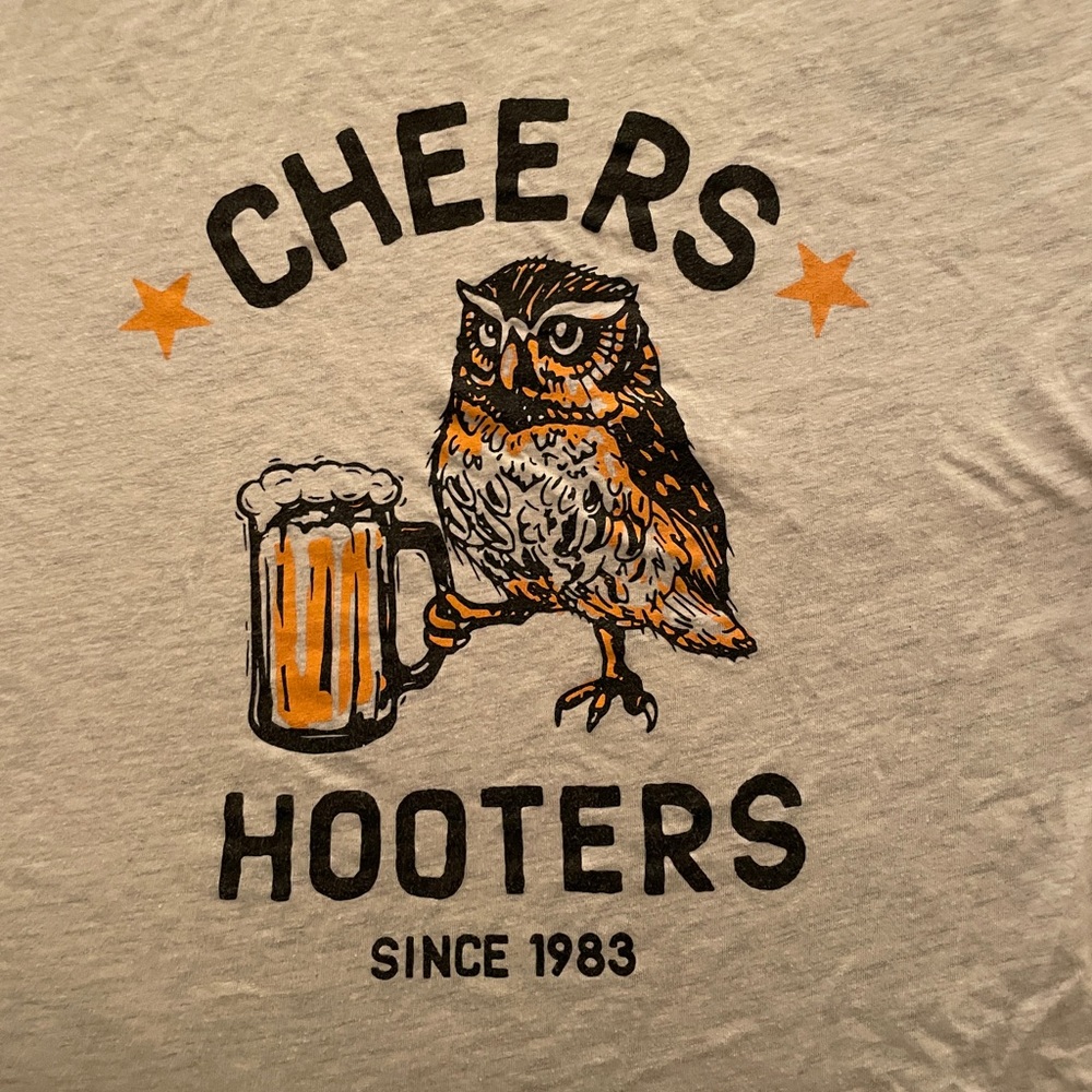 Unisex Hooters Tshirt